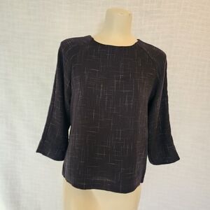 Naif Montreal W Med Black W/ White Lined collarless 3/4 Dolman Sleeve Top A412